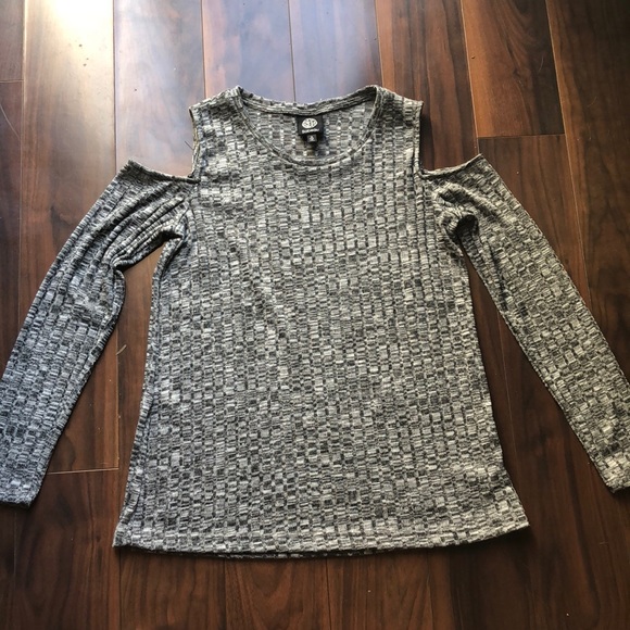 Grey cold shoulder shirt - Picture 1 of 3